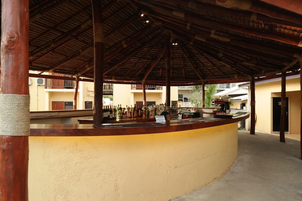 Hotel Bar