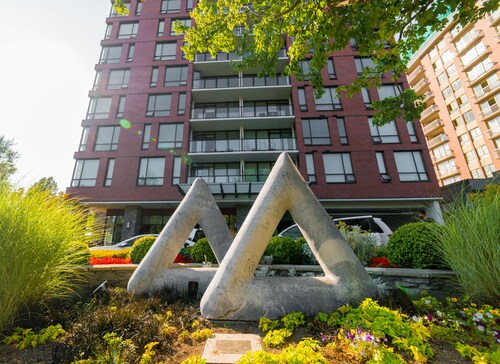 The Oswego Hotel