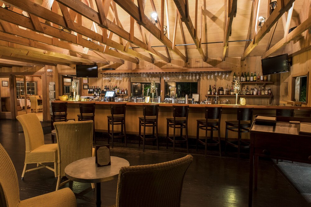 Hotel Lounge