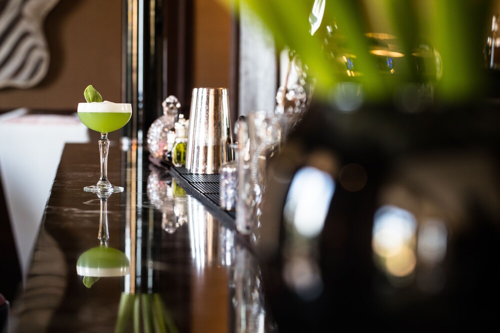 Hotel Bar