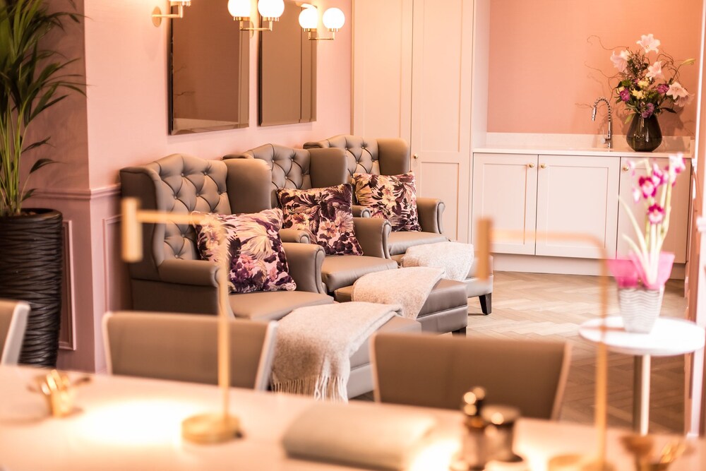 Nail Salon