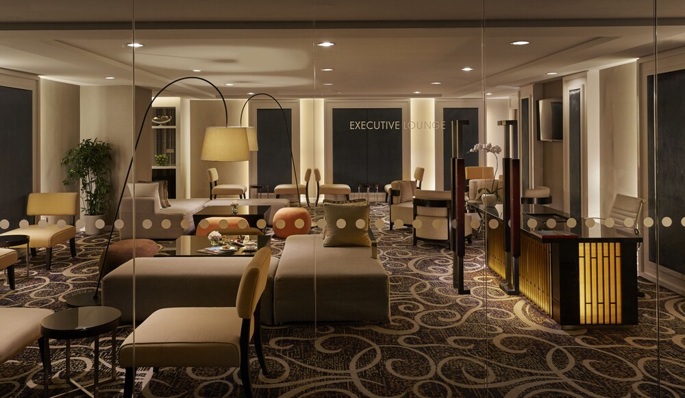 Executive Lounge