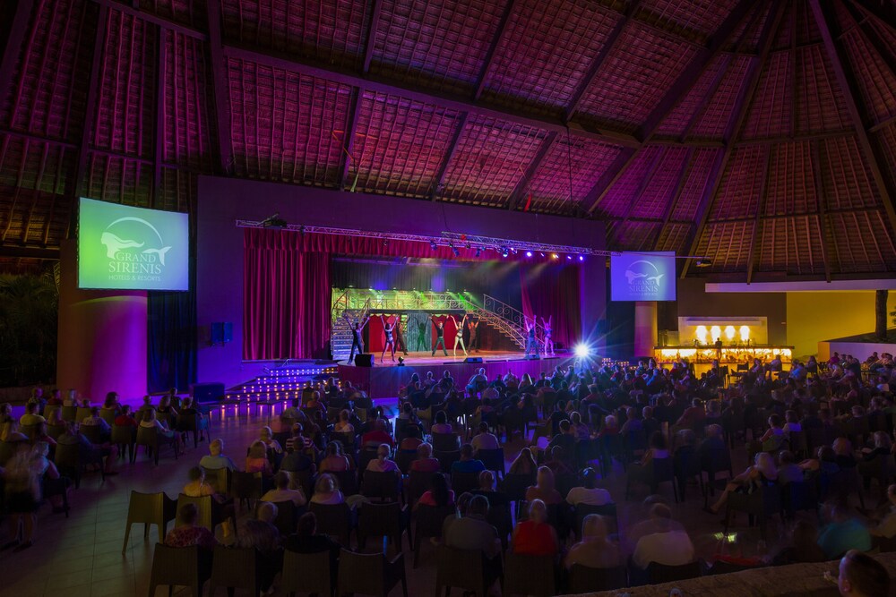 Theater show, Grand Sirenis Riviera Maya Resort & Spa - All Inclusive