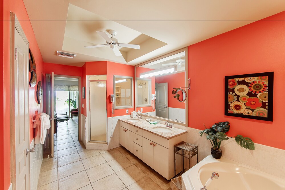 Deluxe Suite, 1 Bedroom, Ocean Front - Bathroom