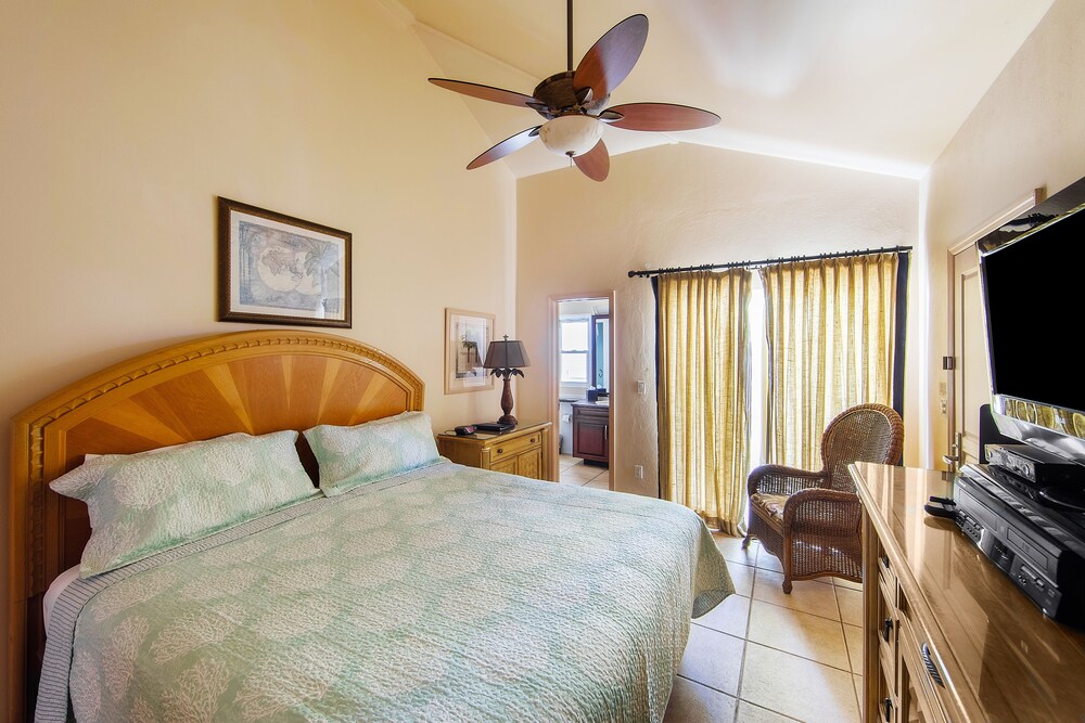 Deluxe Suite, 1 Bedroom, Ocean Front - Guestroom