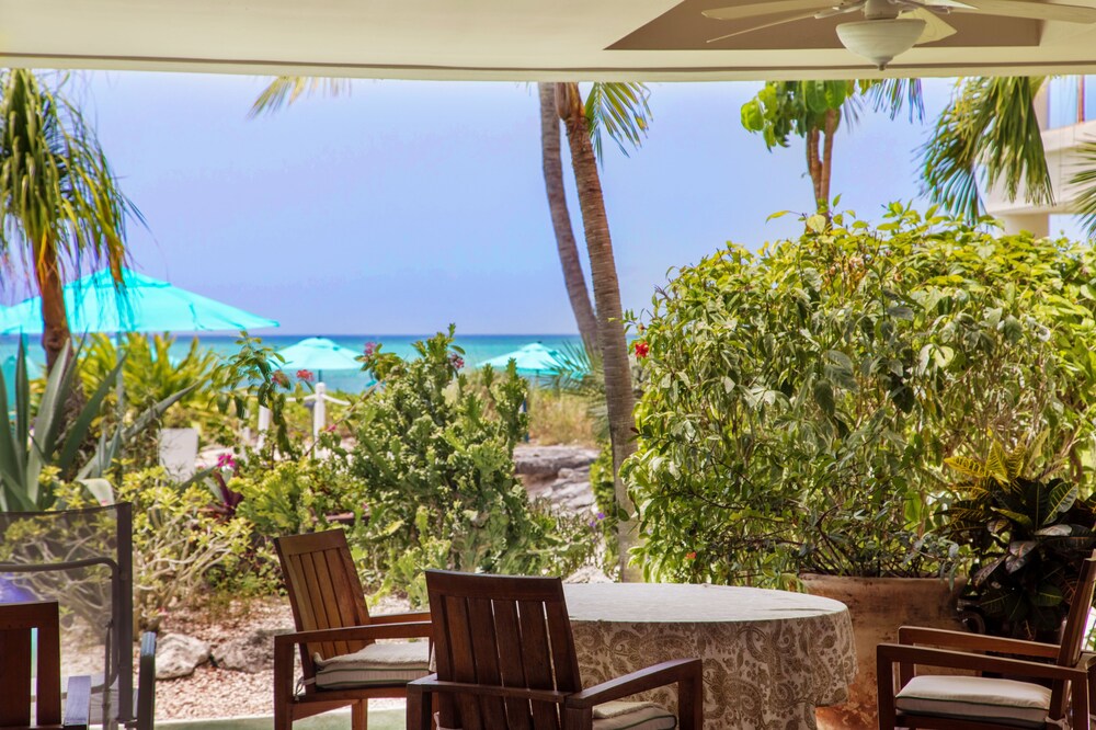 Terrace/patio, Coral Gardens on Grace Bay