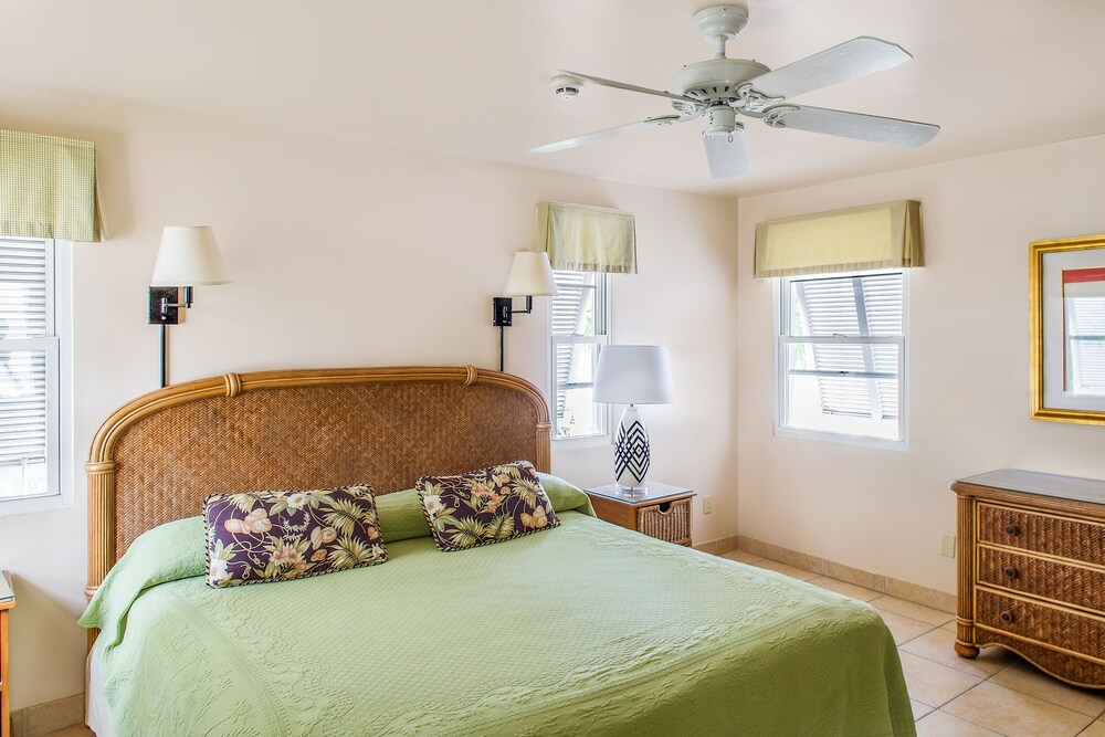 Suite, 2 Bedroom, Ground Floor Partial Ocean View - Guestroom