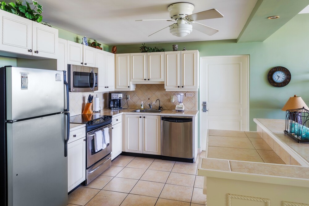 Private kitchen, Coral Gardens on Grace Bay