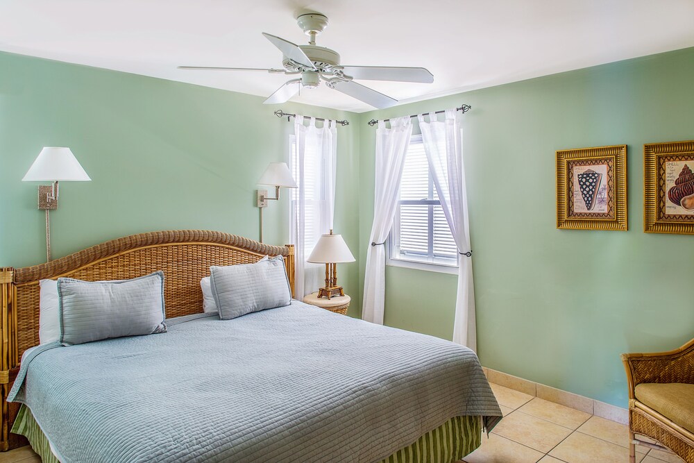 Suite, 1 Bedroom, Ground Floor Partial Ocean View - Guestroom