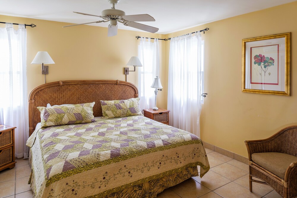Deluxe Suite, 2 Bedrooms, Ocean Front - Guestroom