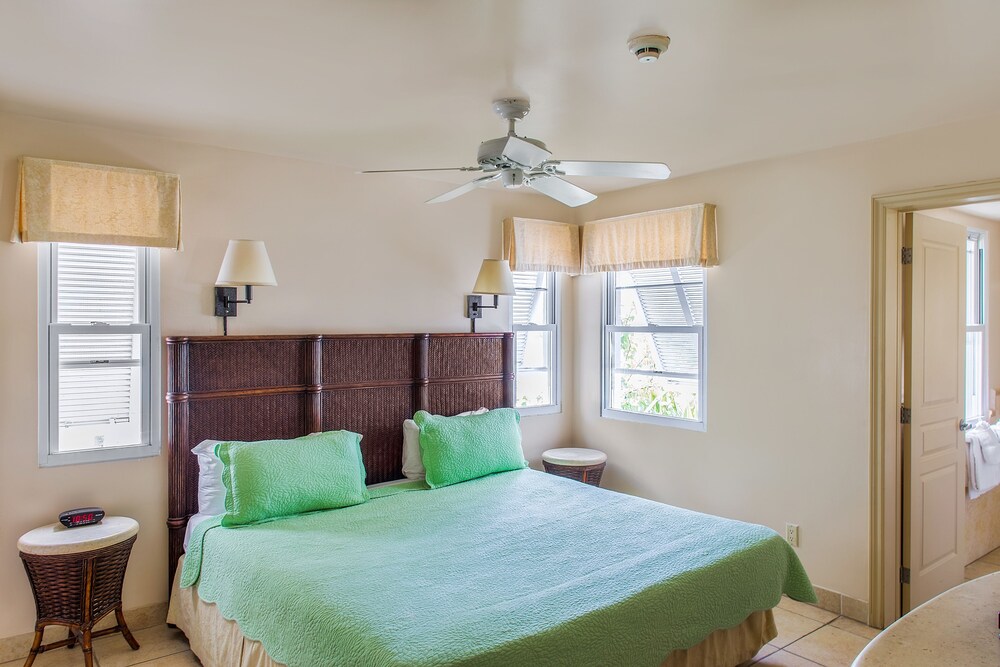 Room, Coral Gardens on Grace Bay