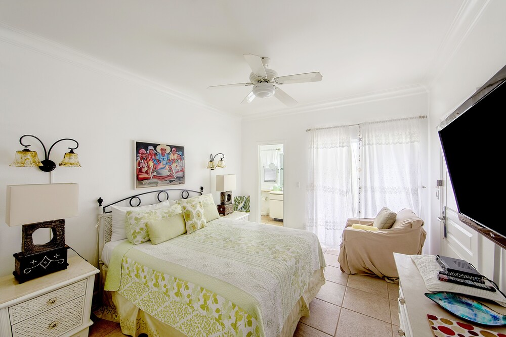 Deluxe Suite, 1 Bedroom, Ocean Front - Guestroom