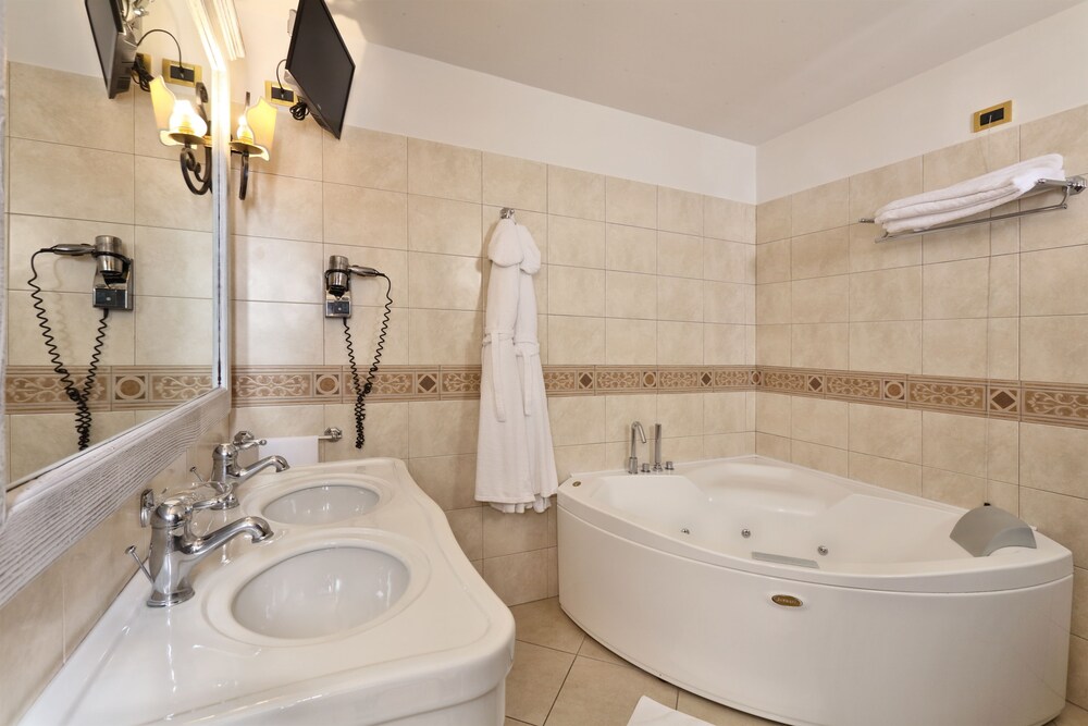 Jetted Tub