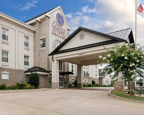 Comfort Suites