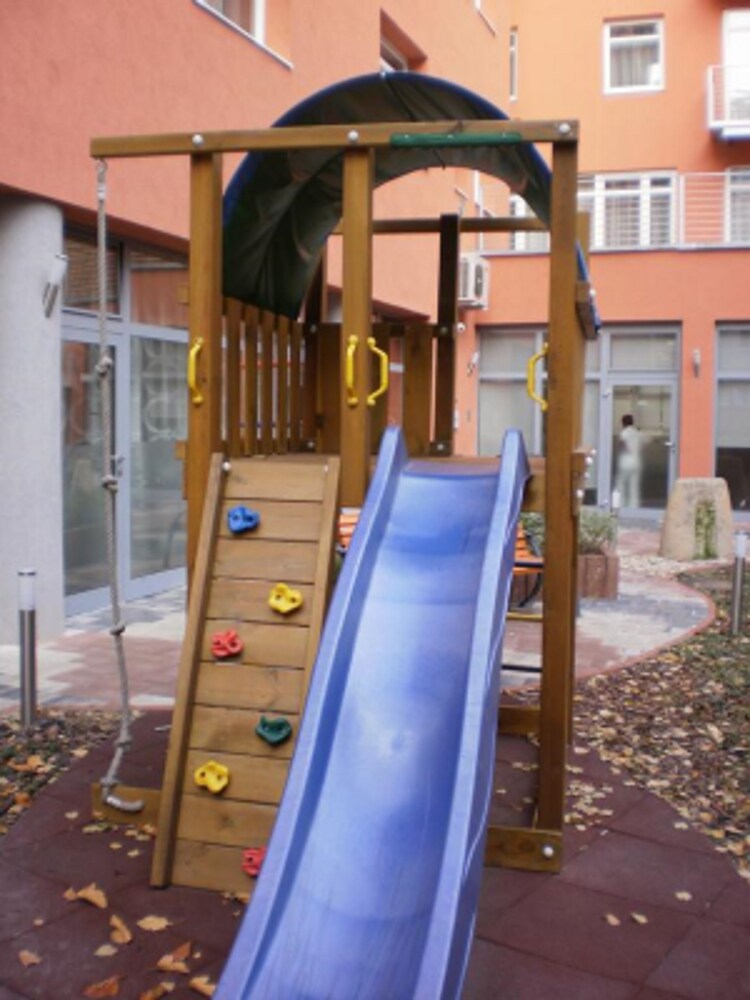 Childrens Play Area - Outdoor