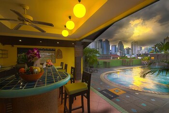 Poolside Bar