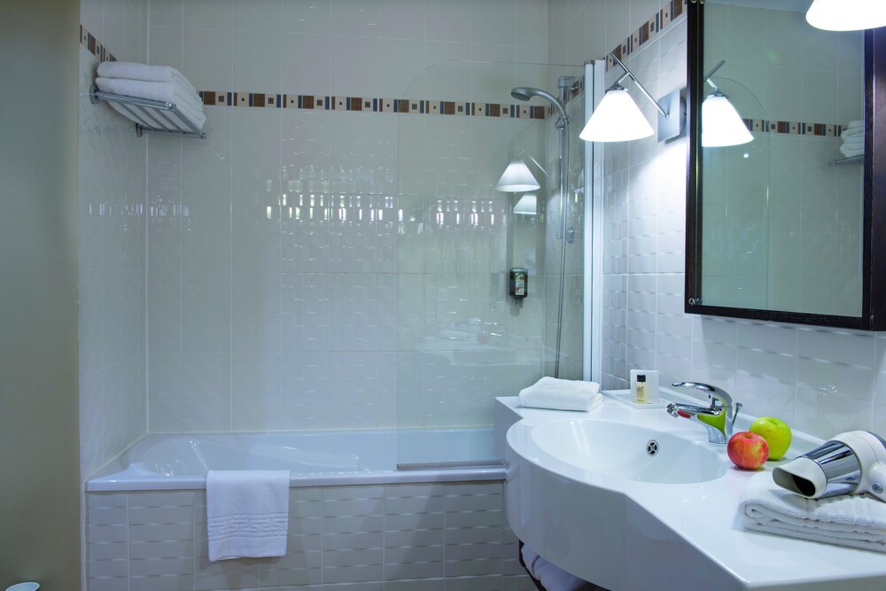 Standard Twin Room, 2 Single Beds (Grand Comfort) - Bathroom