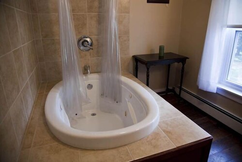 Jetted Tub
