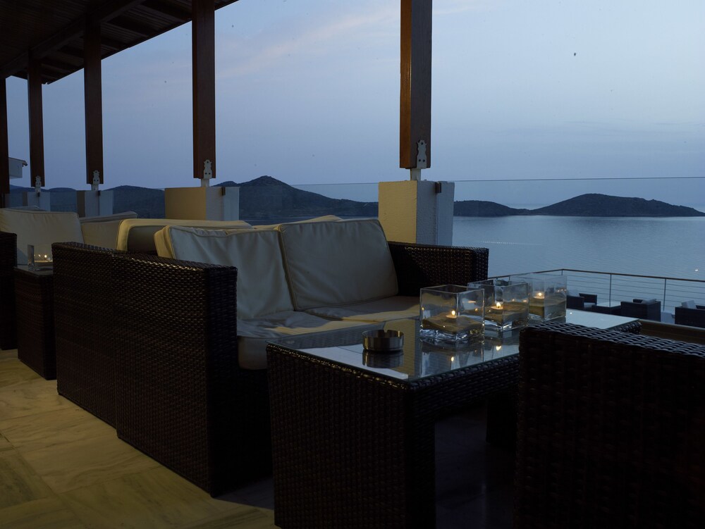 Hotel Lounge