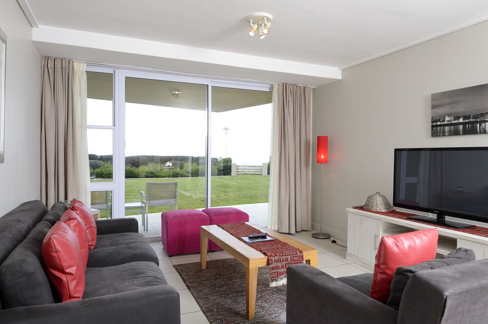 Deluxe Apartment, 2 Bedrooms - Guestroom