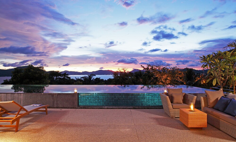 4BR Residence Villa, Free MiniBar&Snacks - Terrace/Patio