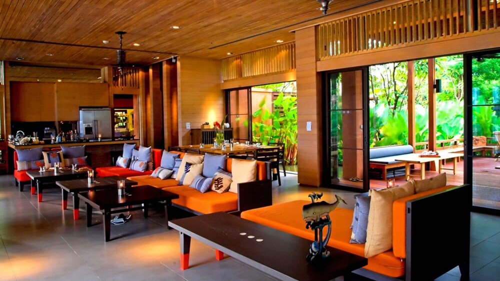 5BR Residence Villa, Free MiniBar&Snacks - Living Area