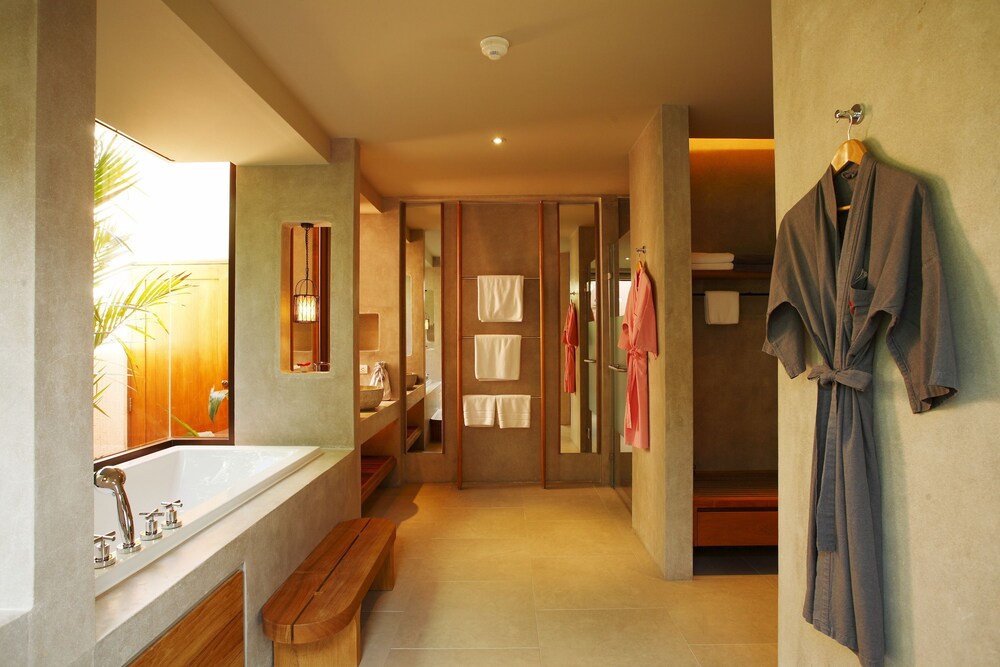 5BR Residence Villa, Free MiniBar&Snacks - Bathroom