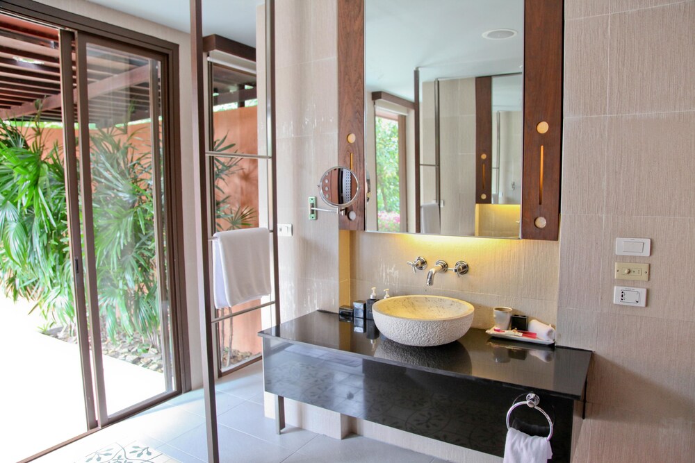 1BR Pool Villa Garden View, Free MiniBar&Snacks - Bathroom Sink