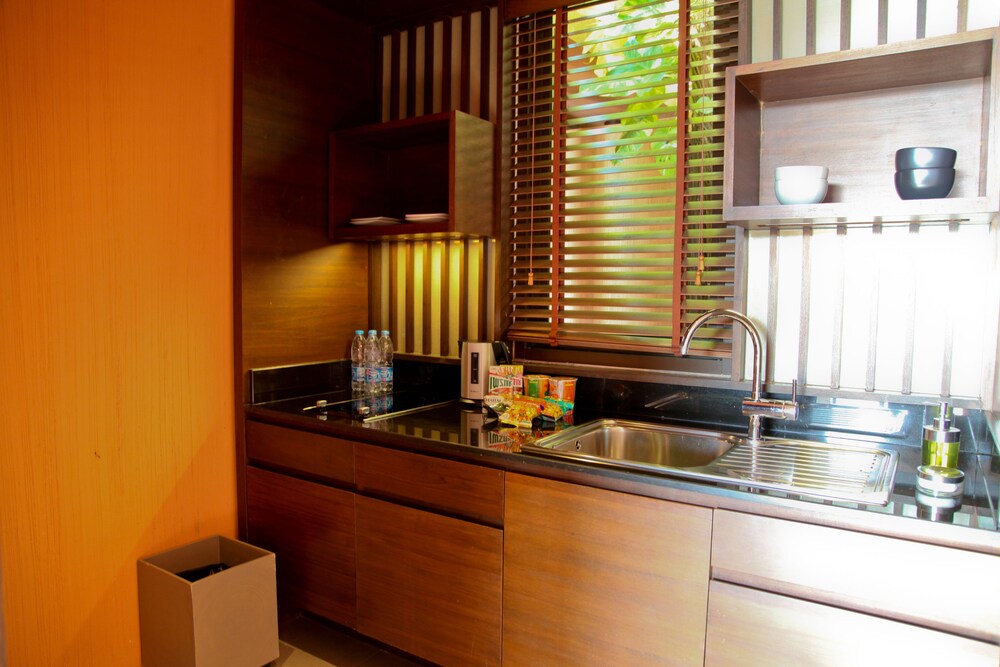 Two bedroom Family Suite Garden View - In-Room Kitchenette
