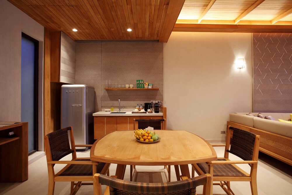 1BR Penthouse Ocean View, Free MiniBar&Snacks - In-Room Dining