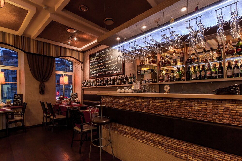 Hotel Bar