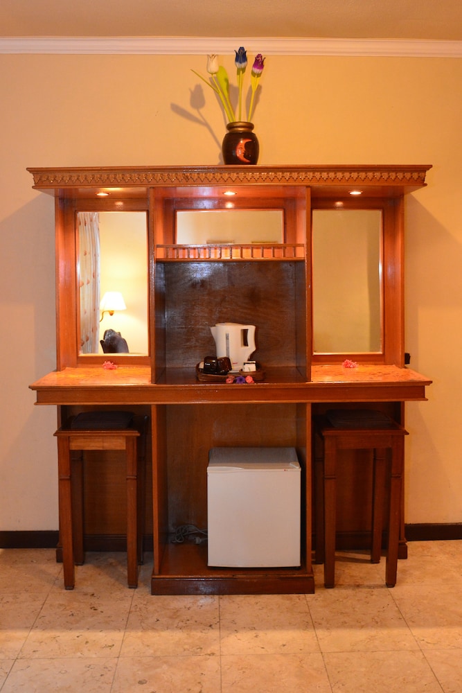 Mini-Refrigerator