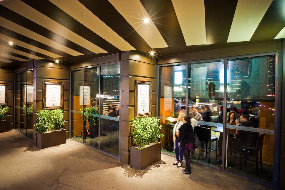Hotel Bar