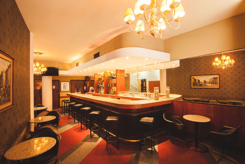 Hotel Bar