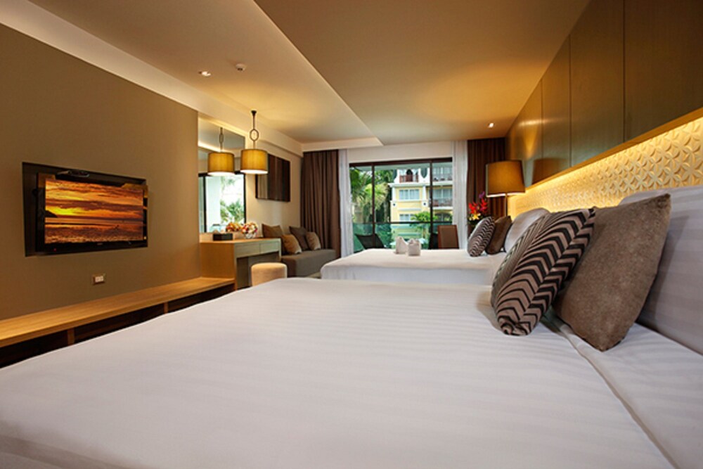 Room, Phuket Graceland Resort And Spa