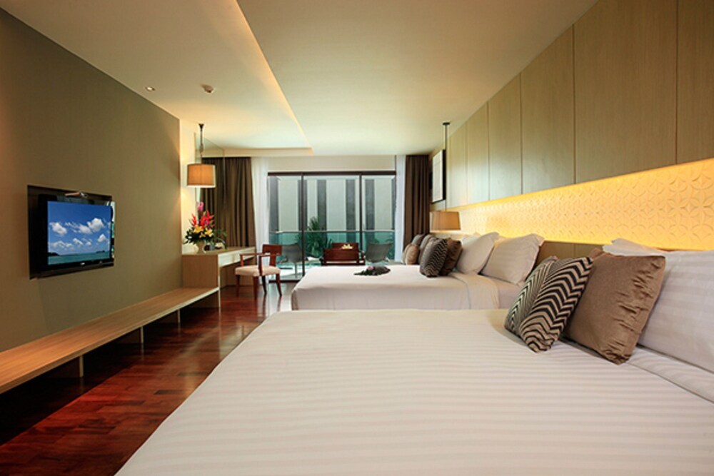 Room, Phuket Graceland Resort And Spa