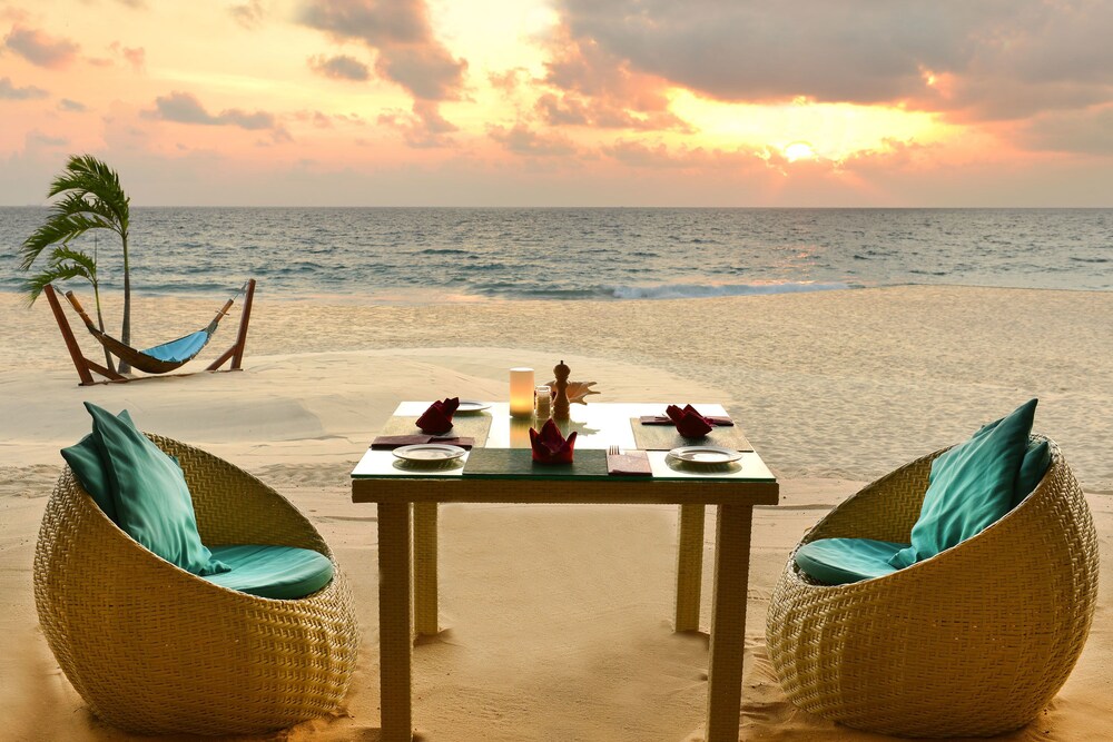Couples Dining