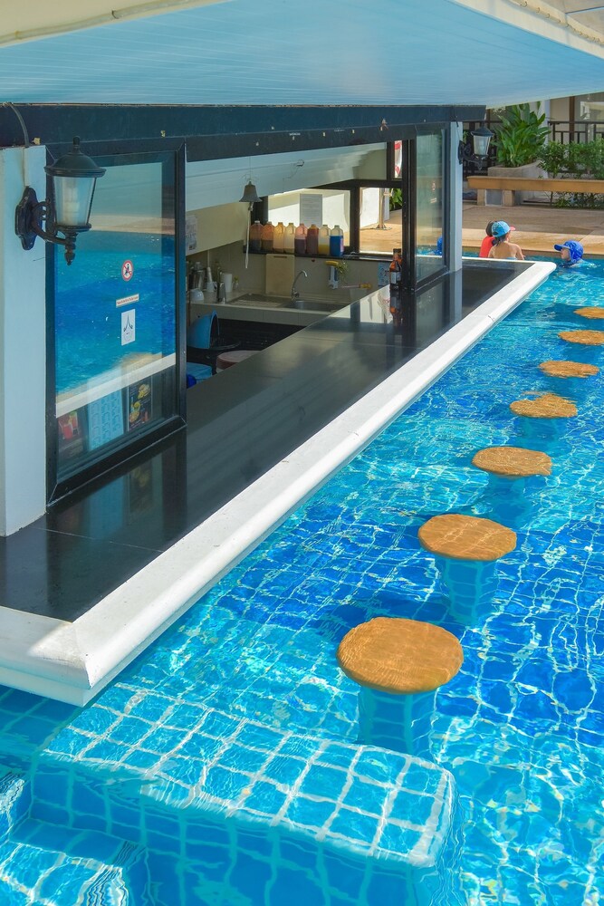 Poolside Bar