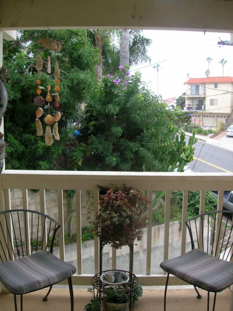 Sea Breeze Townhouse ($150.00 Cleaning Fee, Per Stay) - Balcony