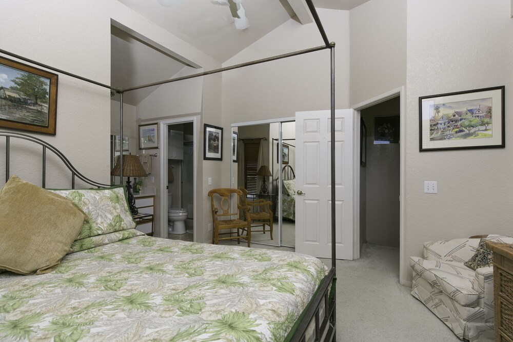 Sea Breeze Townhouse ($150.00 Cleaning Fee, Per Stay) - Guestroom