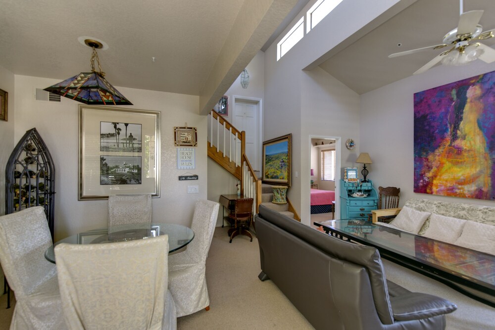 Sea Breeze Townhouse ($150.00 Cleaning Fee, Per Stay) - Living Area