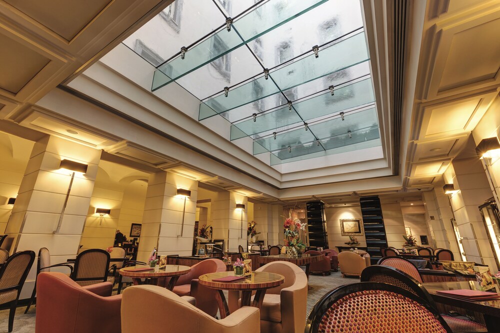 Hotel Lounge