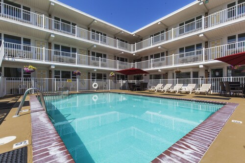 Esplanade Suites, a Sundance Vacations Property
