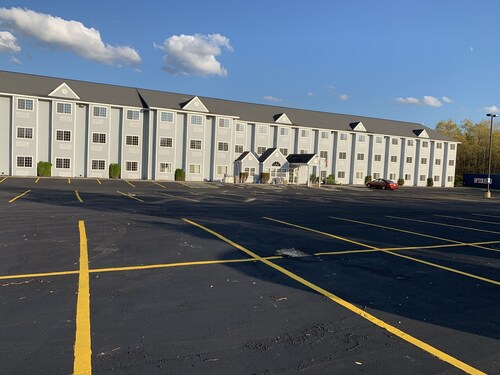 Rodeway Inn & Suites