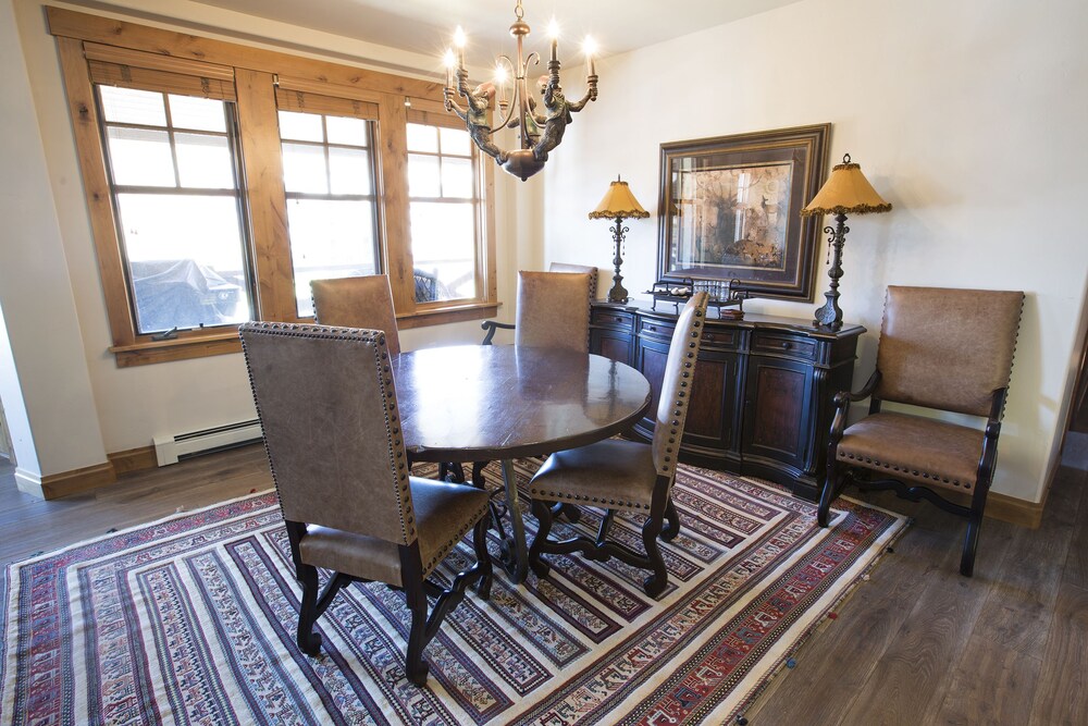 Condo, 3 Bedrooms (A306 ) - In-Room Dining