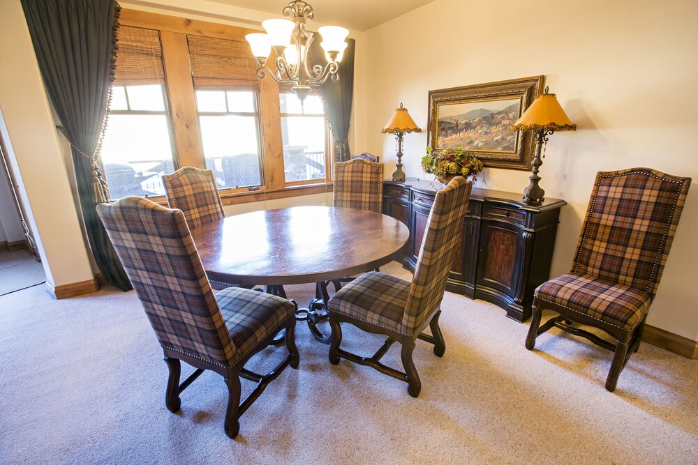 Condo, 3 Bedrooms (C103) - In-Room Dining