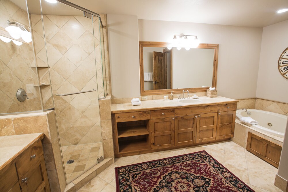 Condo, 3 Bedrooms (C103) - Bathroom