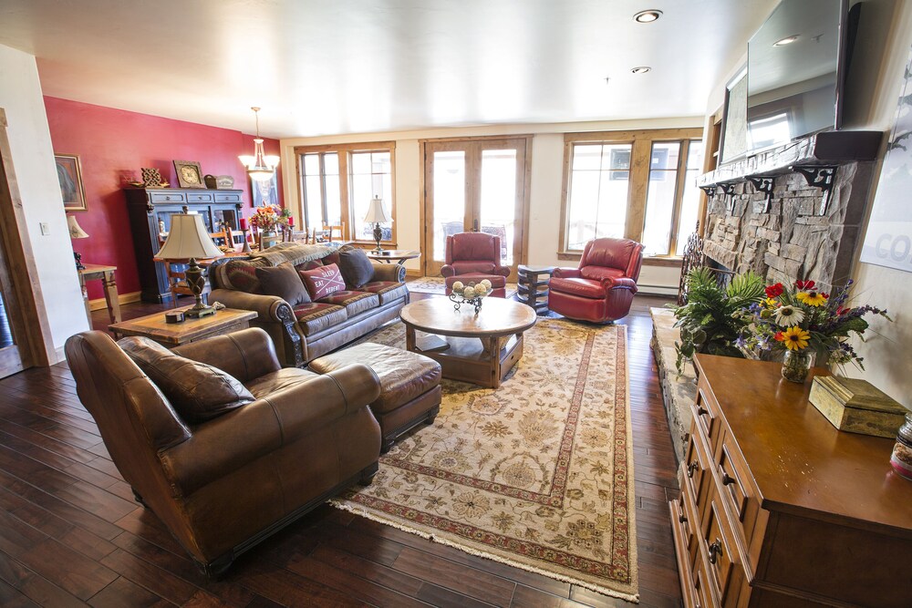 Condo, 2 Bedrooms (A301) - Living Area