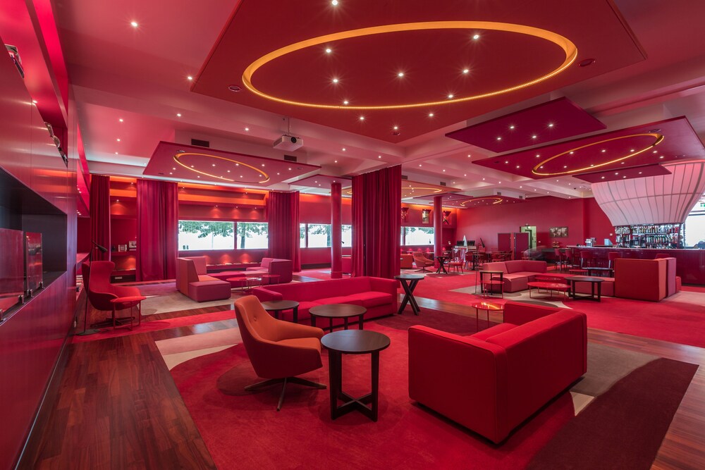 Hotel Lounge