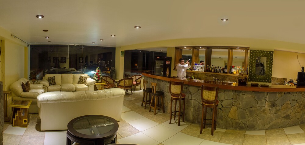 Hotel Bar